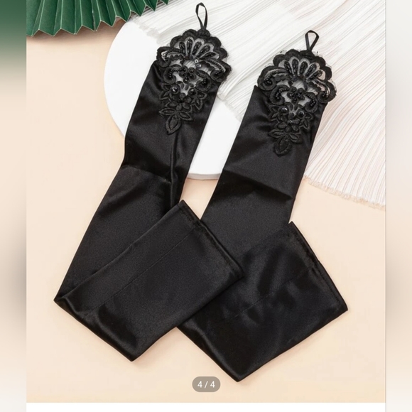 Bead Decor Flower Embroidered Long Fingerless Gloves - Picture 2 of 3